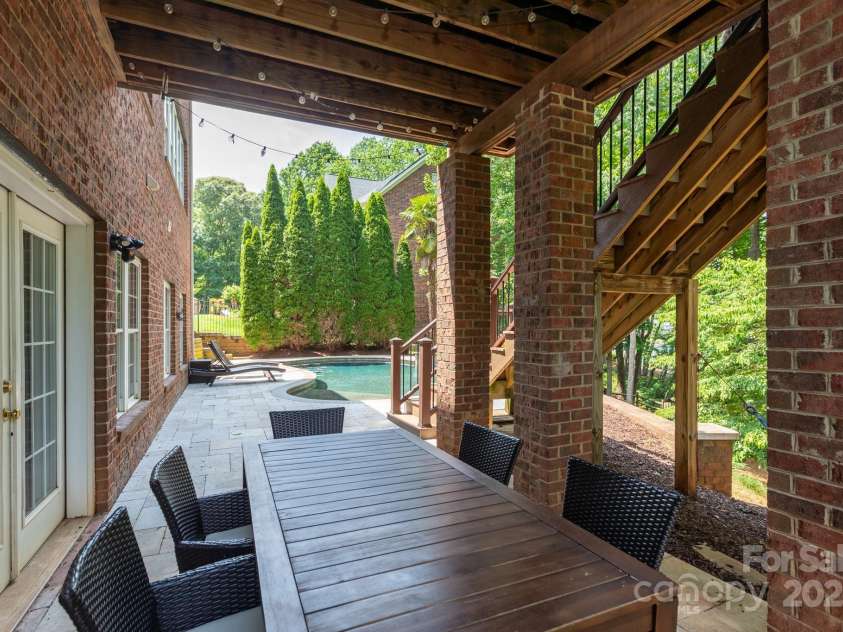 132 Parkside Lane, Mooresville, NC 28117.  MLS# CAR4261091, YatesRealty ID 22296. 