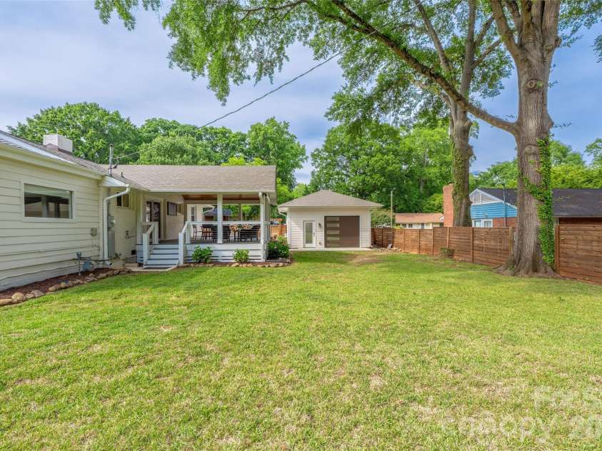 4601 General Pershing Drive, Charlotte, NC 28209.  MLS# CAR4379524, YatesRealty ID 22296. Privacy fenced backyard