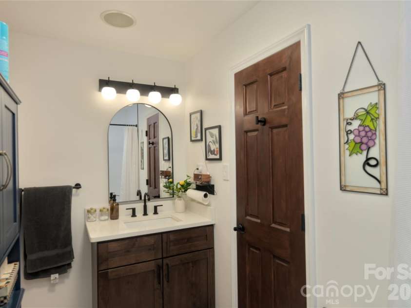 6870 Lowder Road, Salisbury, NC 28147.  MLS# CAR4368281, YatesRealty ID 22298. 3rd bath