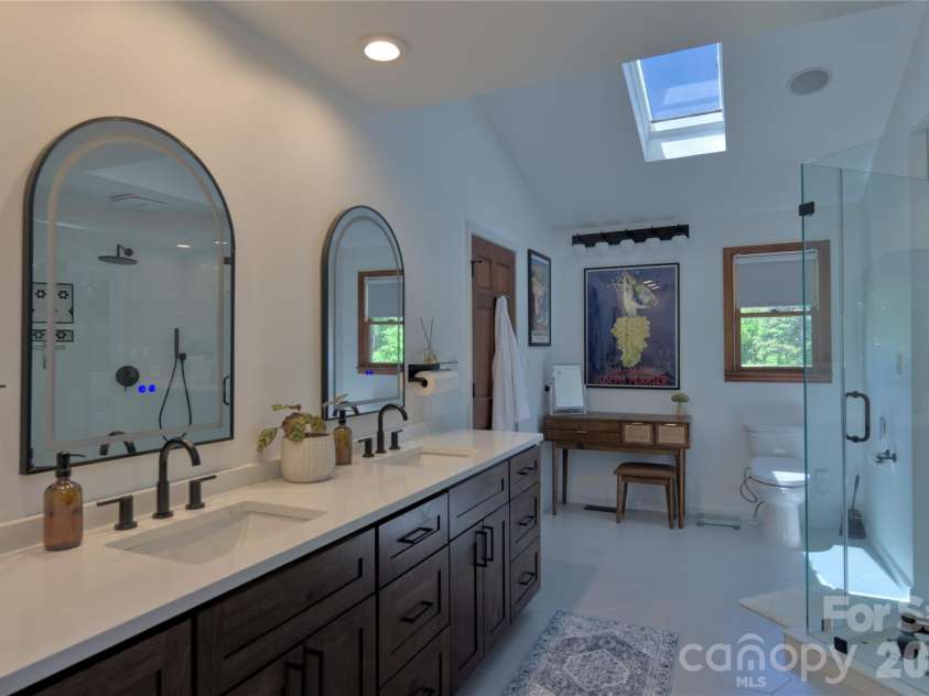 6870 Lowder Road, Salisbury, NC 28147.  MLS# CAR4368281, YatesRealty ID 22298. Primary bath