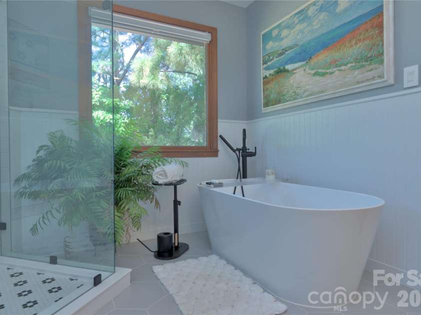 6870 Lowder Road, Salisbury, NC 28147.  MLS# CAR4368281, YatesRealty ID 22298. Soaking tub