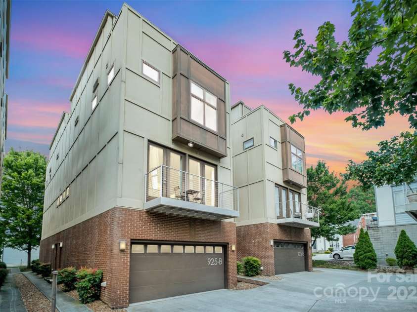 925 Westbrook Drive, Charlotte, NC 28202.  MLS# CAR4264820, YatesRealty ID 22298. 