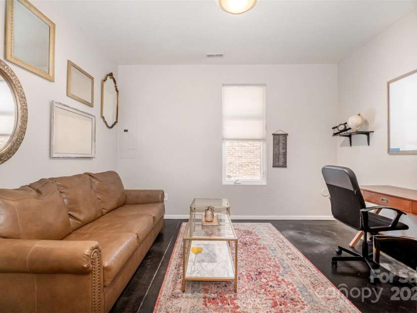 925 Westbrook Drive, Charlotte, NC 28202.  MLS# CAR4264820, YatesRealty ID 22298. 