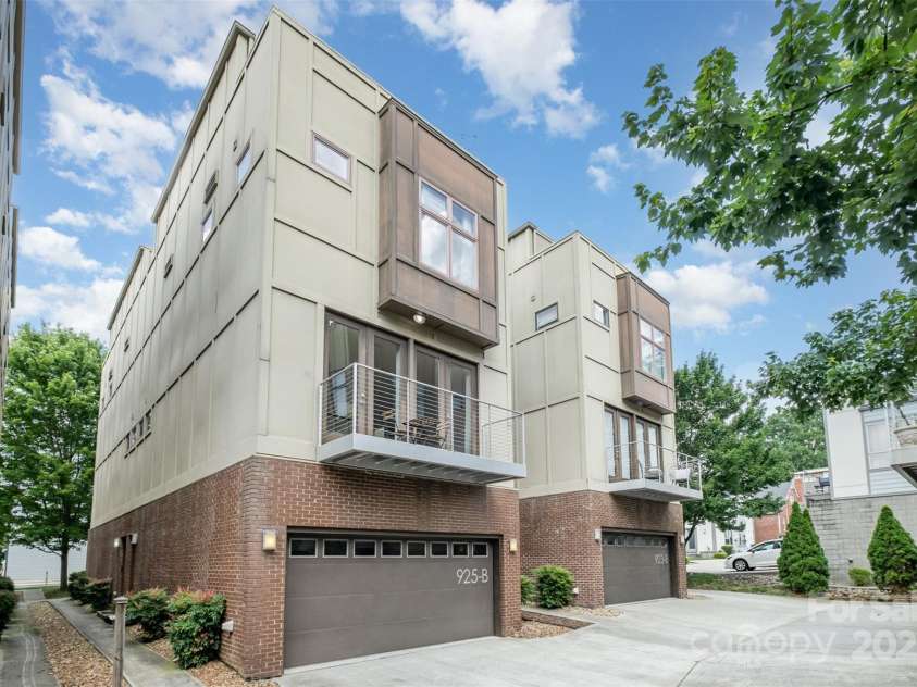 925 Westbrook Drive, Charlotte, NC 28202.  MLS# CAR4264820, YatesRealty ID 22298. 