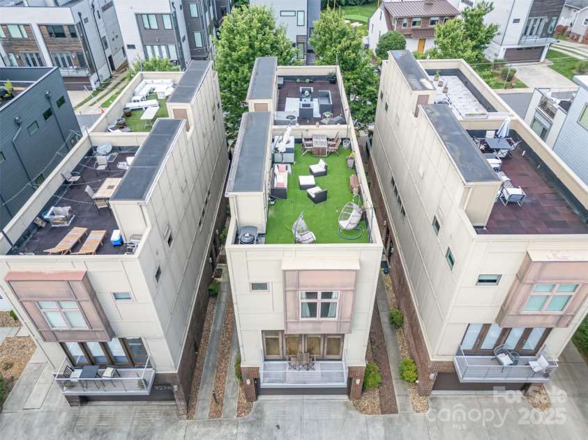 925 Westbrook Drive, Charlotte, NC 28202.  MLS# CAR4264820, YatesRealty ID 22298. 