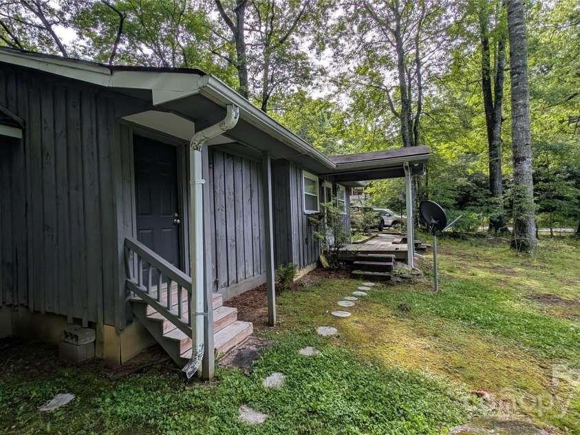 242 Upper Whitewater Road, Sapphire, NC 28774.  MLS# CAR4273367, YatesRealty ID 22299. 