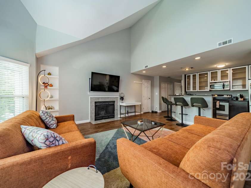 513 Graham Street, Charlotte, NC 28202.  MLS# CAR4232603, YatesRealty ID 223. 