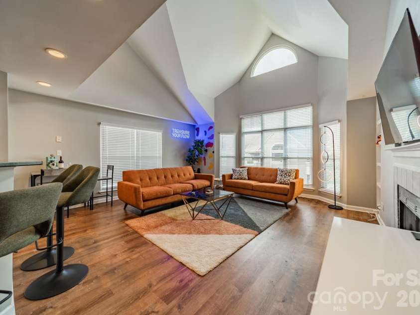 513 Graham Street, Charlotte, NC 28202.  MLS# CAR4396647, YatesRealty ID 223. 