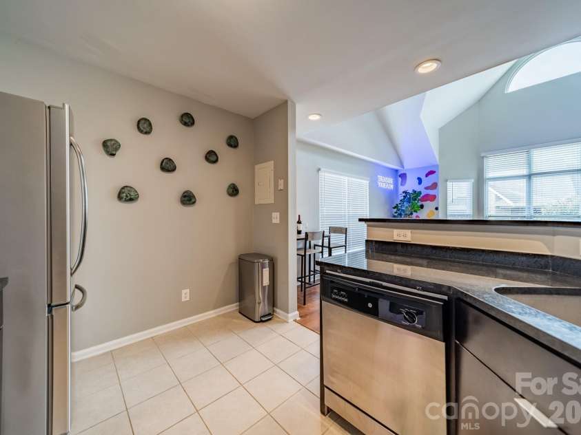 513 Graham Street, Charlotte, NC 28202.  MLS# CAR4396647, YatesRealty ID 223. 