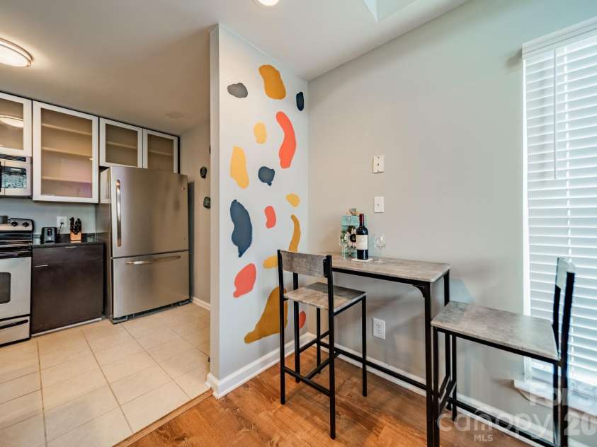 513 Graham Street, Charlotte, NC 28202.  MLS# CAR4396647, YatesRealty ID 223. Dinning Area