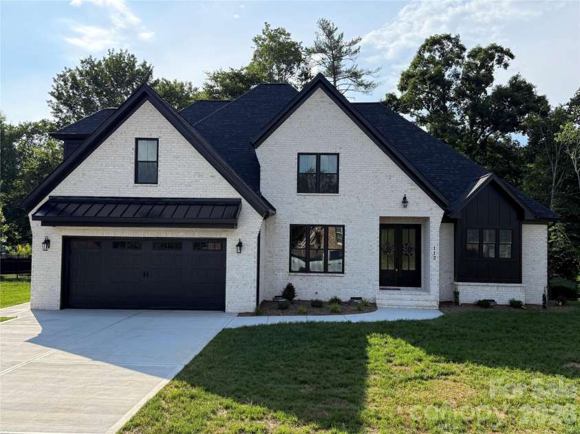 112 Wexford Pointe, Hickory, NC 28601.  MLS# CAR4390424, YatesRealty ID 2230. 