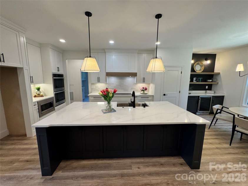 112 Wexford Pointe, Hickory, NC 28601.  MLS# CAR4390424, YatesRealty ID 2230. 