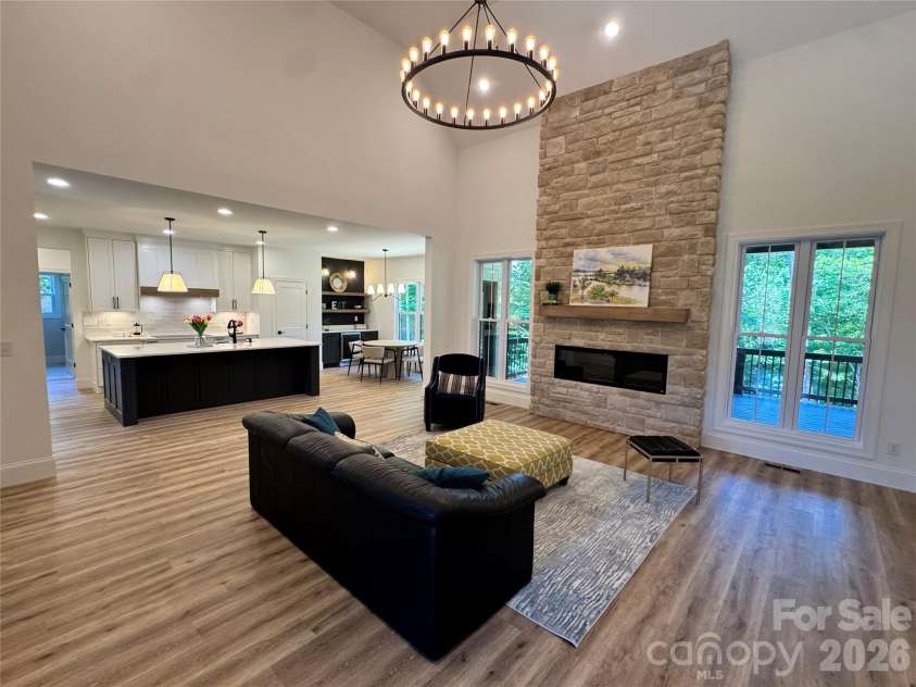112 Wexford Pointe, Hickory, NC 28601.  MLS# CAR4390424, YatesRealty ID 2230. 