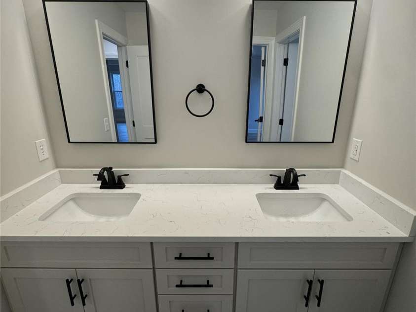 112 Wexford Pointe, Hickory, NC 28601.  MLS# CAR4390424, YatesRealty ID 2230. 