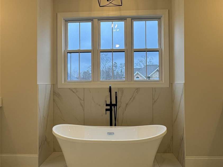 112 Wexford Pointe, Hickory, NC 28601.  MLS# CAR4390424, YatesRealty ID 2230. 