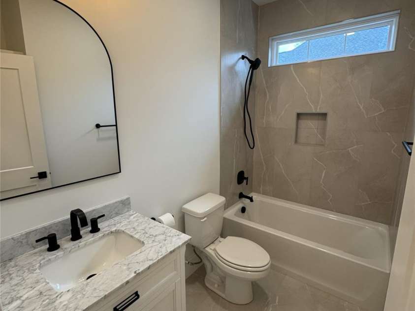 112 Wexford Pointe, Hickory, NC 28601.  MLS# CAR4390424, YatesRealty ID 2230. 