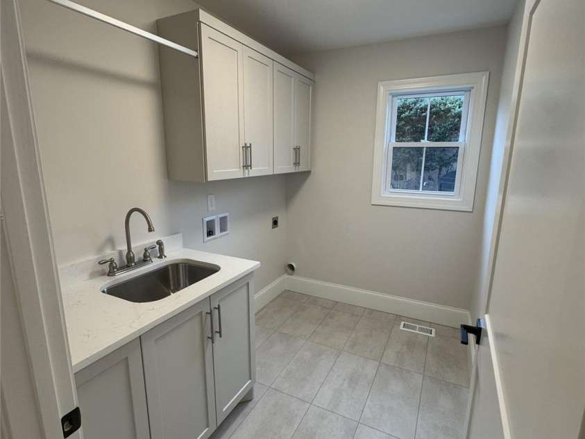 112 Wexford Pointe, Hickory, NC 28601.  MLS# CAR4390424, YatesRealty ID 2230. 