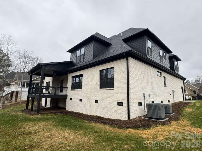 112 Wexford Pointe, Hickory, NC 28601.  MLS# CAR4390424, YatesRealty ID 2230. 