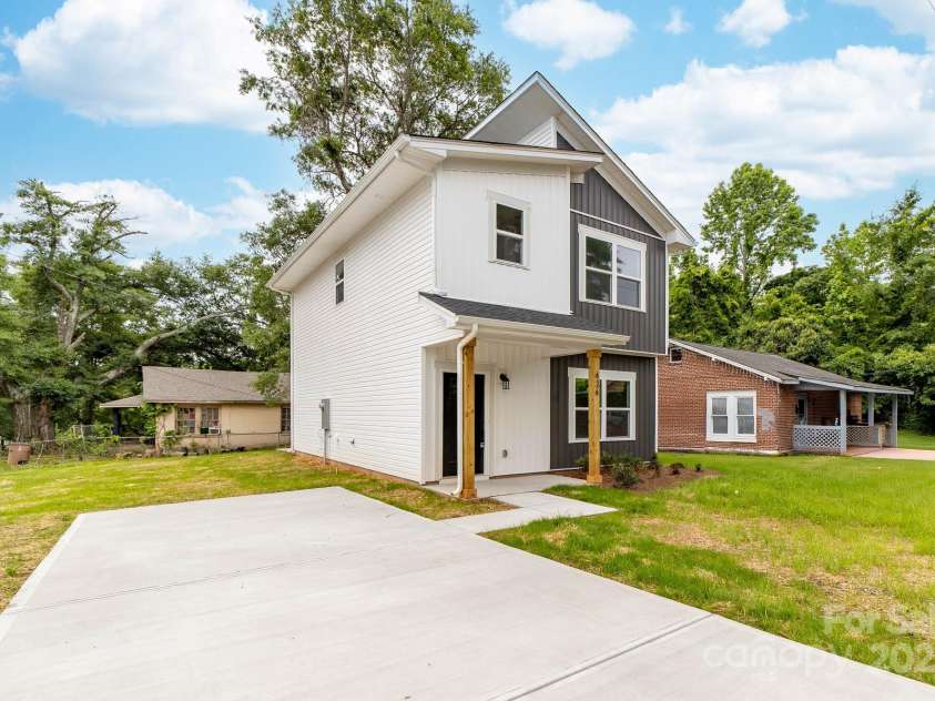 424 Airline Avenue, Shelby, NC 28150.  MLS# CAR4328271, YatesRealty ID 2230. 