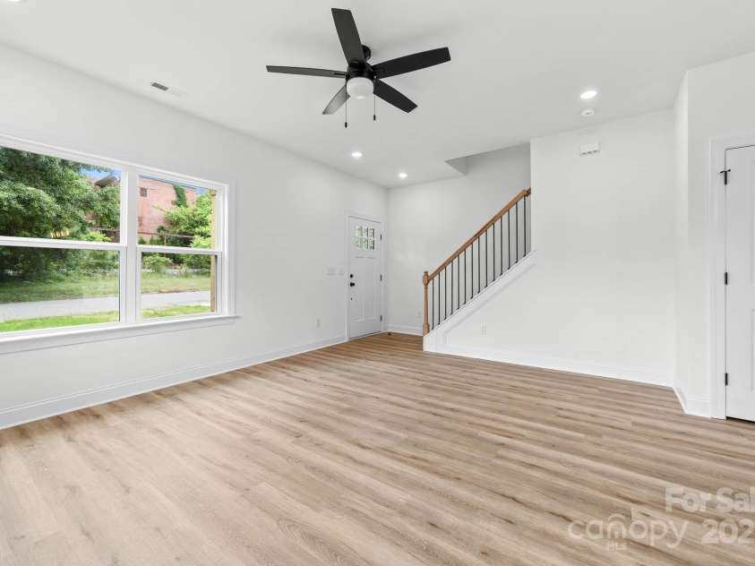 424 Airline Avenue, Shelby, NC 28150.  MLS# CAR4328271, YatesRealty ID 2230. 