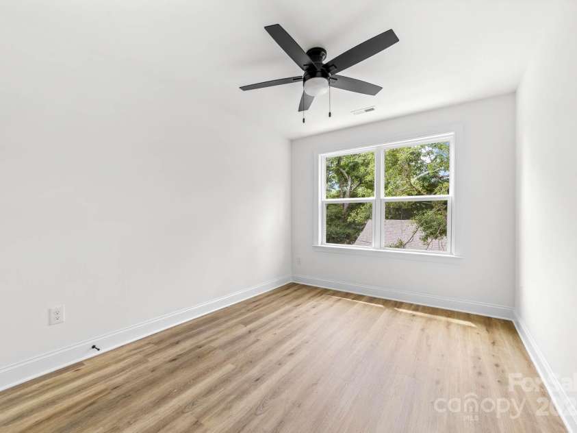 424 Airline Avenue, Shelby, NC 28150.  MLS# CAR4328271, YatesRealty ID 2230. 