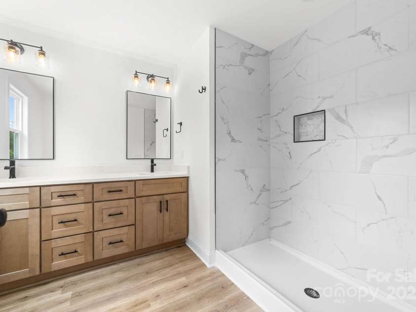 424 Airline Avenue, Shelby, NC 28150.  MLS# CAR4328271, YatesRealty ID 2230. 