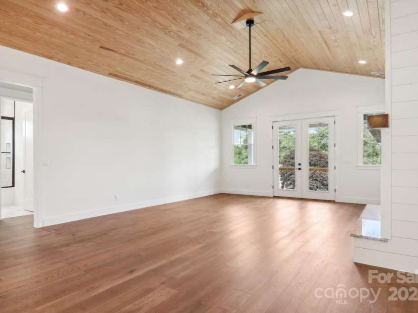 62 Maple Knoll Drive, Hendersonville, NC 28792.  MLS# CAR4120229, YatesRealty ID 2230. 