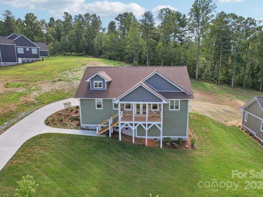 62 Maple Knoll Drive, Hendersonville, NC 28792.  MLS# CAR4120229, YatesRealty ID 2230. 