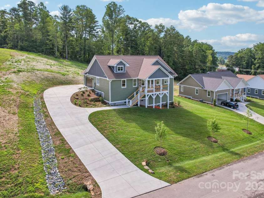 62 Maple Knoll Drive, Hendersonville, NC 28792.  MLS# CAR4120229, YatesRealty ID 2230. 