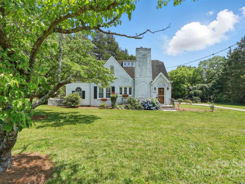 3432 Kernersville Road, Winston Salem, NC 27107.  MLS# CAR4253414, YatesRealty ID 22300. 