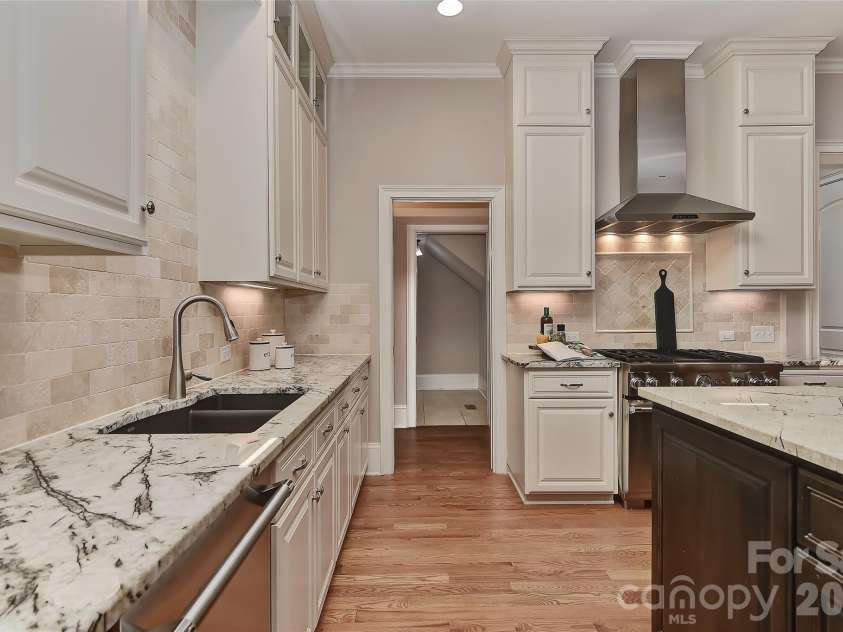 5909 Tred Avon Court, Charlotte, NC 28226.  MLS# CAR4363908, YatesRealty ID 22300. 