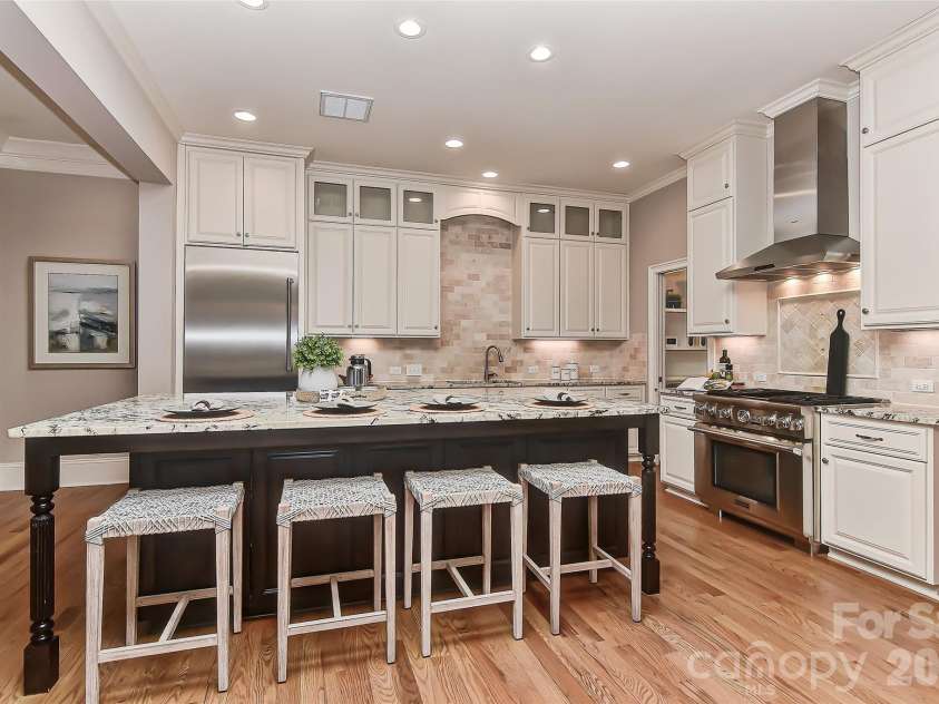 5909 Tred Avon Court, Charlotte, NC 28226.  MLS# CAR4363908, YatesRealty ID 22300. 