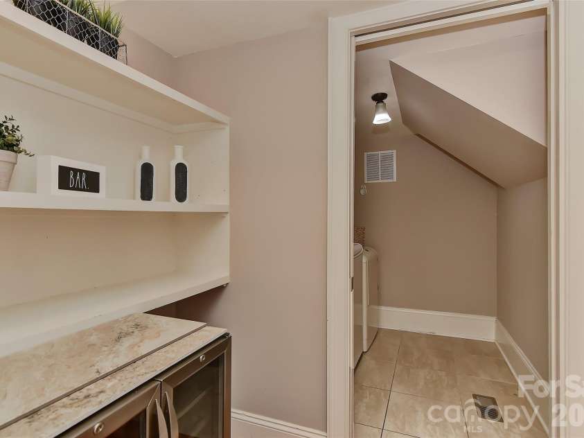 5909 Tred Avon Court, Charlotte, NC 28226.  MLS# CAR4363908, YatesRealty ID 22300. 