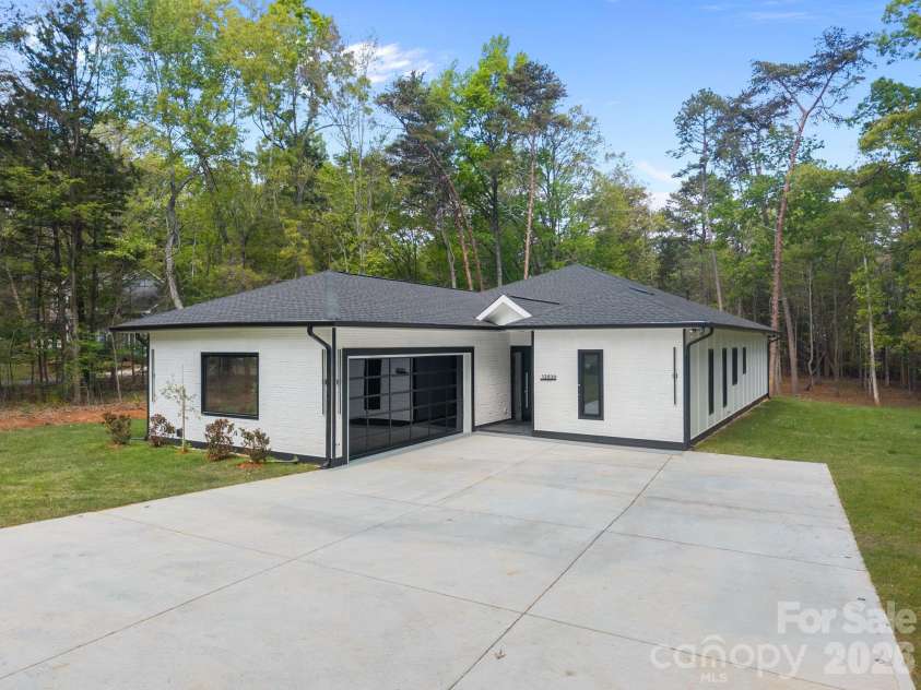 12930 Hamilton Road, Charlotte, NC 28273.  MLS# CAR4377146, YatesRealty ID 22301. 