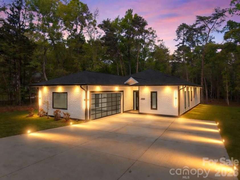 12930 Hamilton Road, Charlotte, NC 28273.  MLS# CAR4377146, YatesRealty ID 22301. 