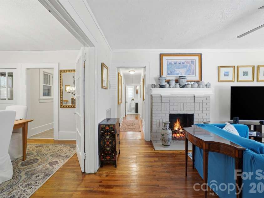 2412 Lola Avenue, Charlotte, NC 28205.  MLS# CAR4381455, YatesRealty ID 22302. 