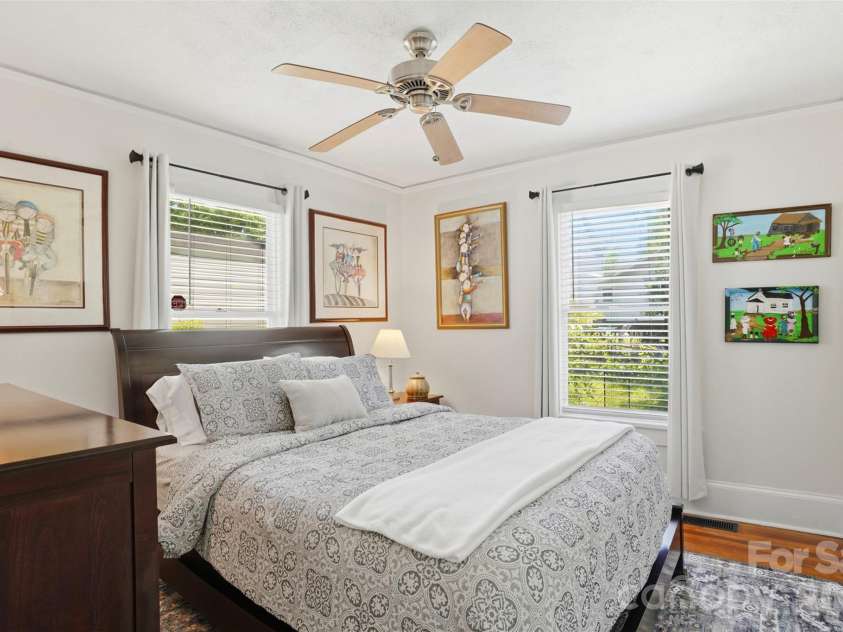 2412 Lola Avenue, Charlotte, NC 28205.  MLS# CAR4381455, YatesRealty ID 22302. 