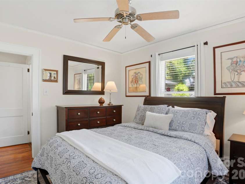 2412 Lola Avenue, Charlotte, NC 28205.  MLS# CAR4381455, YatesRealty ID 22302. 