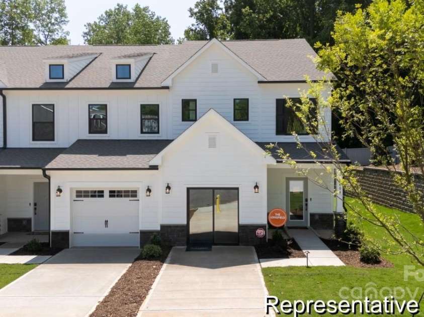 11619 Sapsucker Lane, Charlotte, NC 28215.  MLS# CAR4259515, YatesRealty ID 22304. 