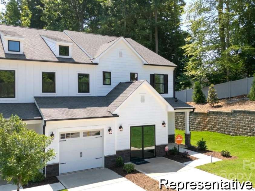 11619 Sapsucker Lane, Charlotte, NC 28215.  MLS# CAR4259515, YatesRealty ID 22304. 