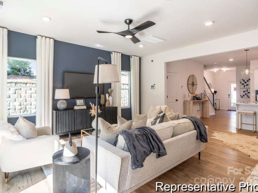 11619 Sapsucker Lane, Charlotte, NC 28215.  MLS# CAR4259515, YatesRealty ID 22304. 