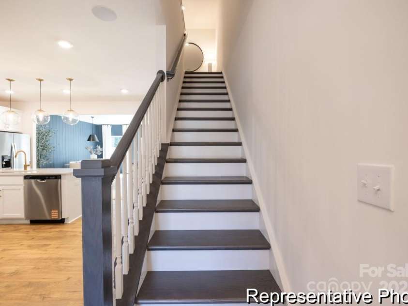 11619 Sapsucker Lane, Charlotte, NC 28215.  MLS# CAR4259515, YatesRealty ID 22304. 