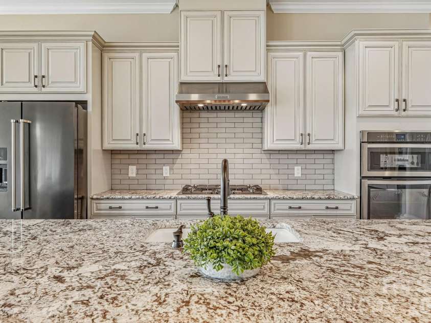 14503 Crest Court, Charlotte, NC 28278.  MLS# CAR4375931, YatesRealty ID 22304. 