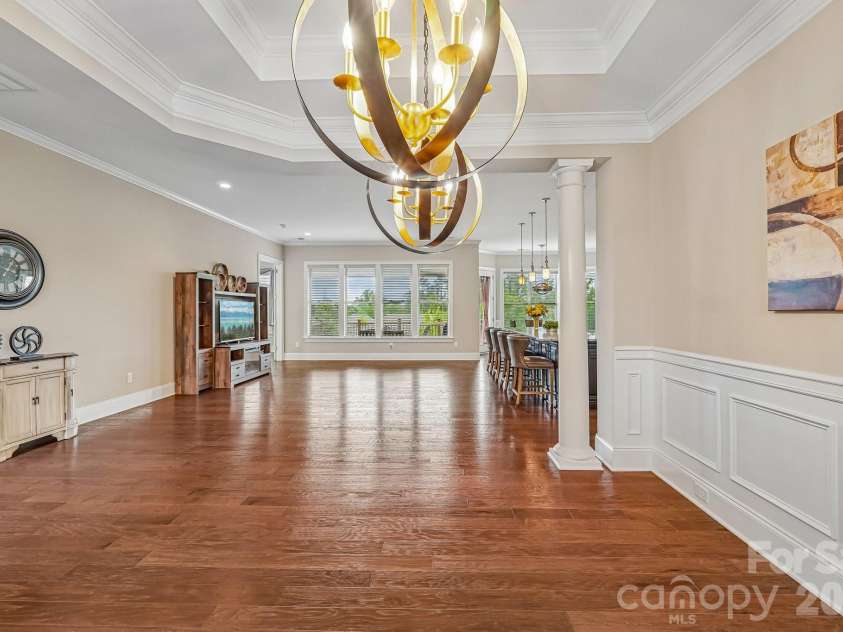 14503 Crest Court, Charlotte, NC 28278.  MLS# CAR4375931, YatesRealty ID 22304. 