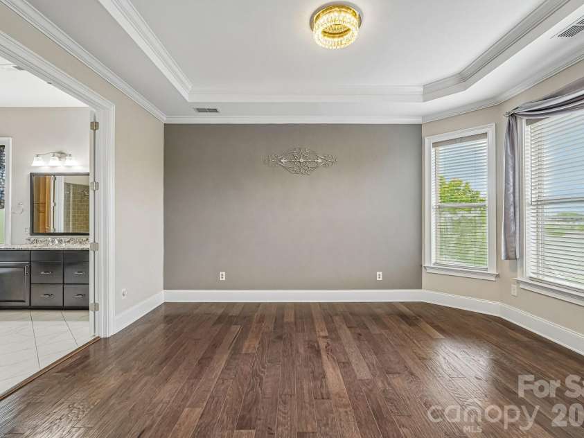 14503 Crest Court, Charlotte, NC 28278.  MLS# CAR4375931, YatesRealty ID 22304. 