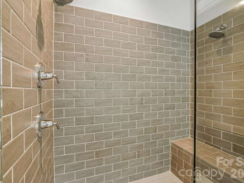 14503 Crest Court, Charlotte, NC 28278.  MLS# CAR4375931, YatesRealty ID 22304. 