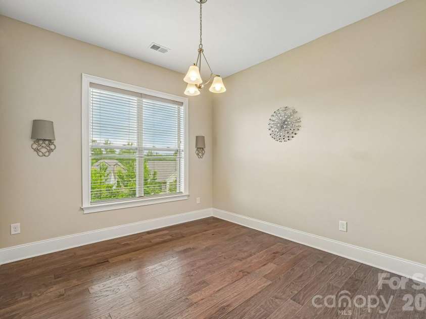 14503 Crest Court, Charlotte, NC 28278.  MLS# CAR4375931, YatesRealty ID 22304. 