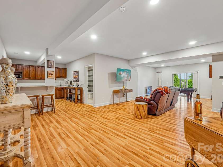 14503 Crest Court, Charlotte, NC 28278.  MLS# CAR4375931, YatesRealty ID 22304. 