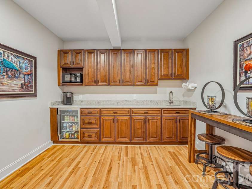 14503 Crest Court, Charlotte, NC 28278.  MLS# CAR4375931, YatesRealty ID 22304. 