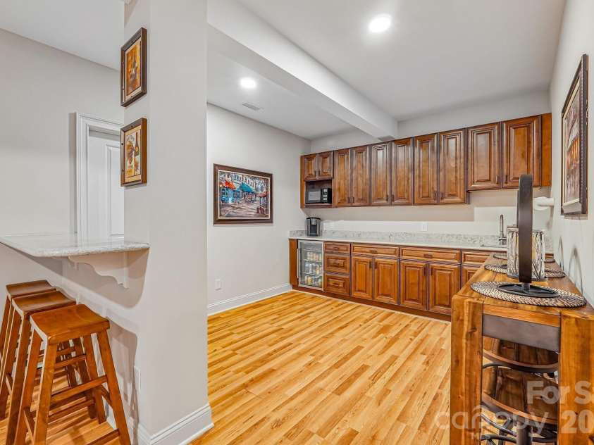 14503 Crest Court, Charlotte, NC 28278.  MLS# CAR4375931, YatesRealty ID 22304. 